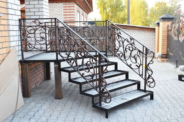 кованые и сварные перила Истра